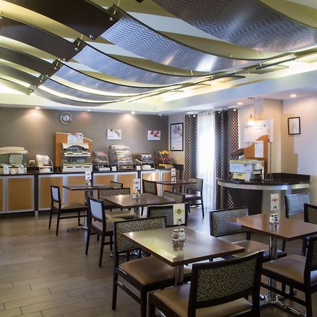 Holiday Inn Express & Suites - Oxford By Ihg Екстериор снимка
