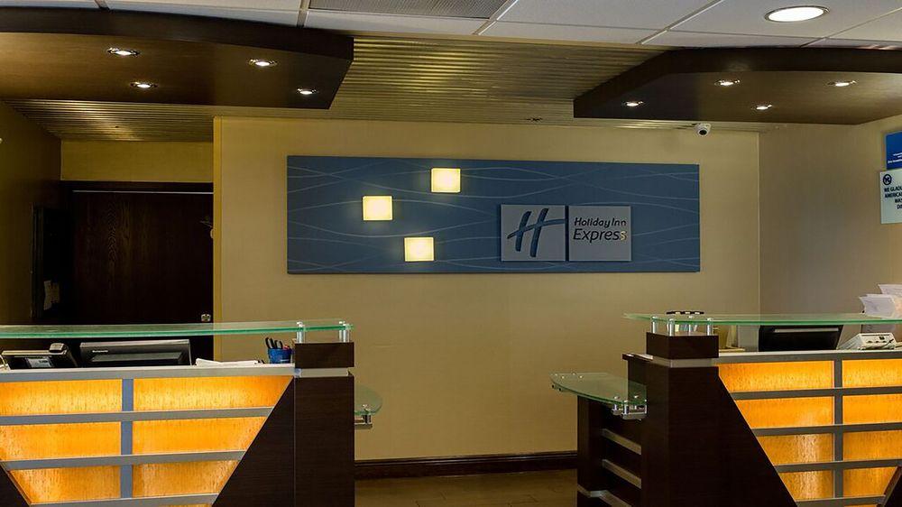 Holiday Inn Express & Suites - Oxford By Ihg Екстериор снимка
