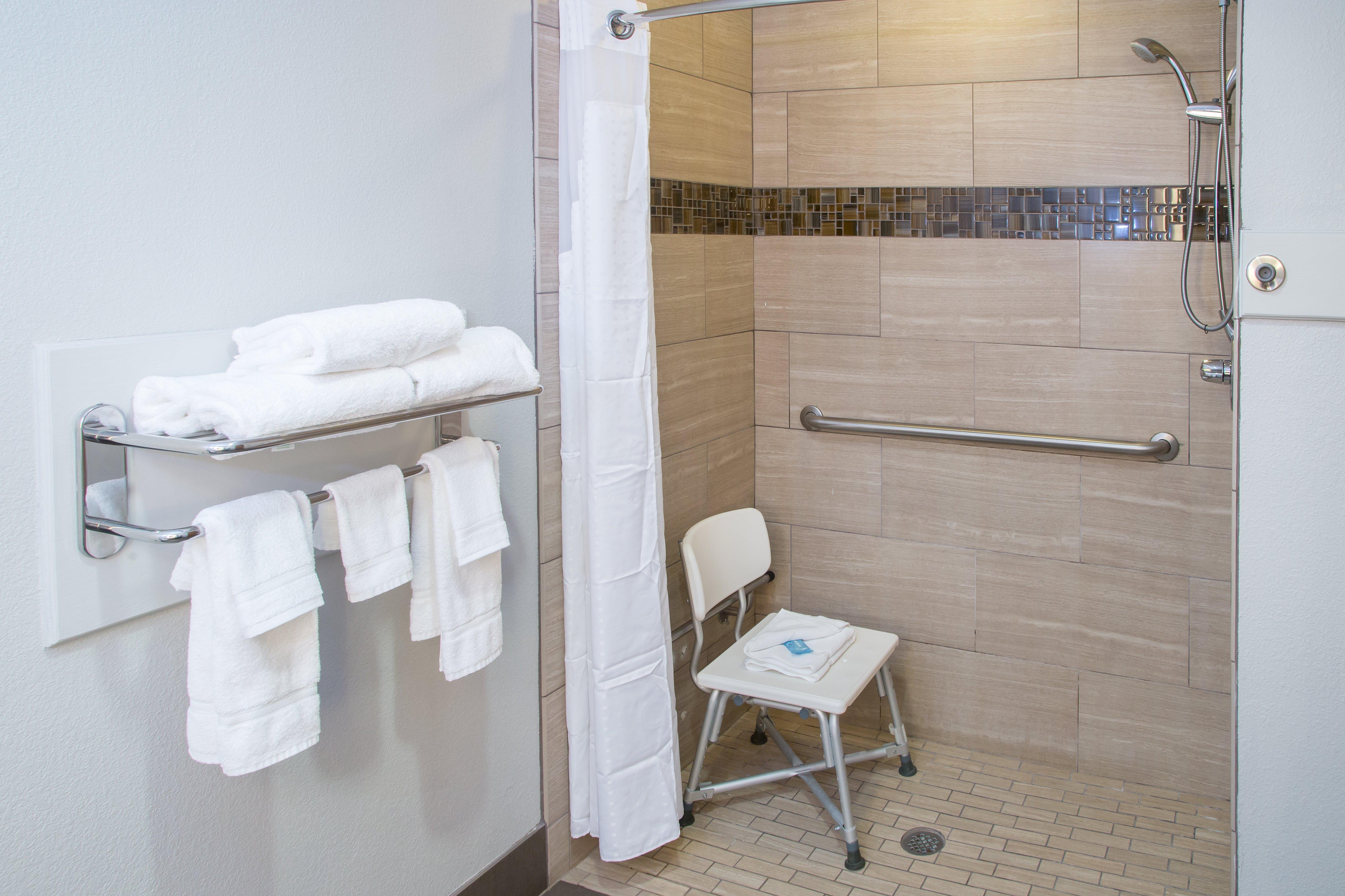 Holiday Inn Express & Suites - Oxford By Ihg Екстериор снимка