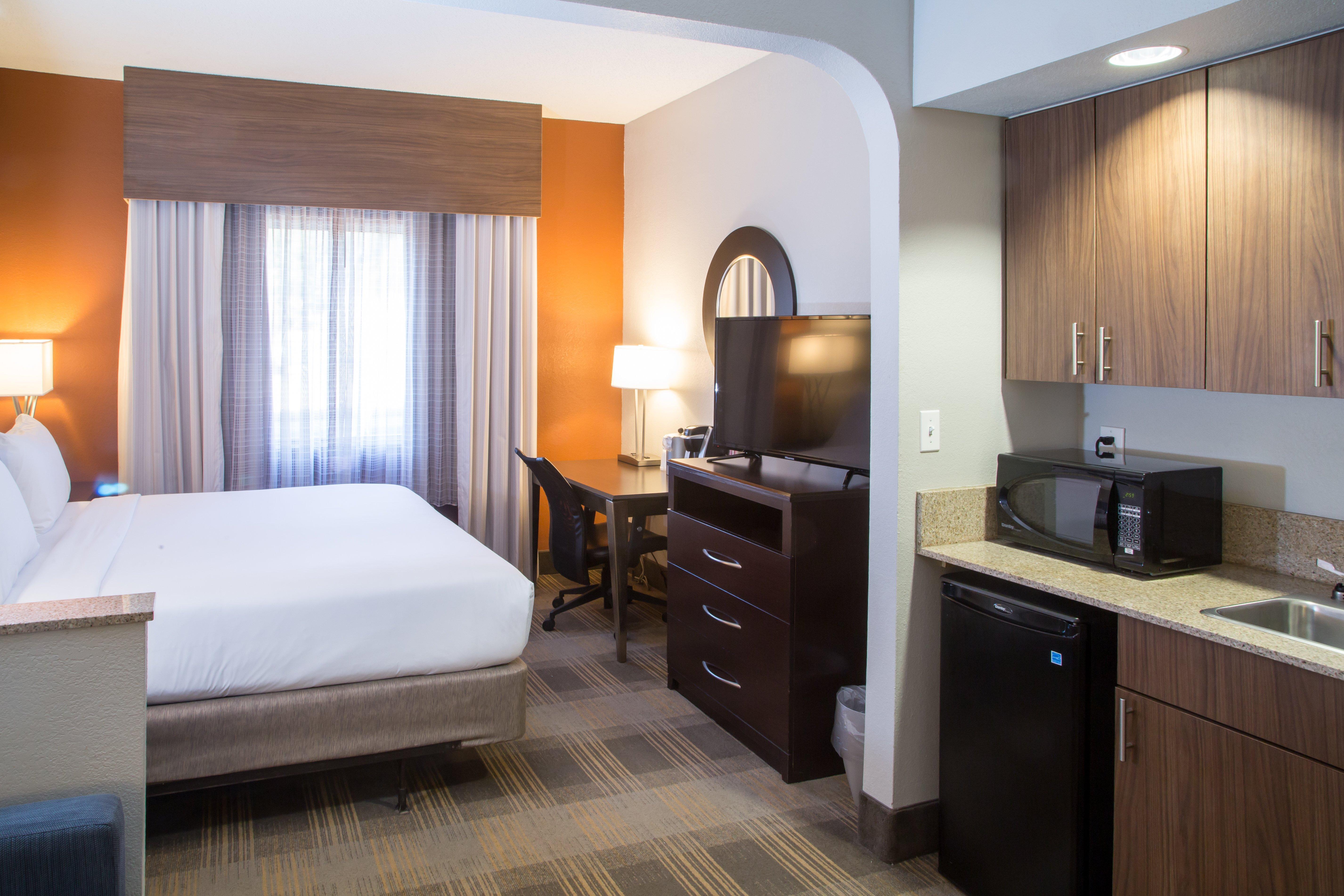 Holiday Inn Express & Suites - Oxford By Ihg Екстериор снимка