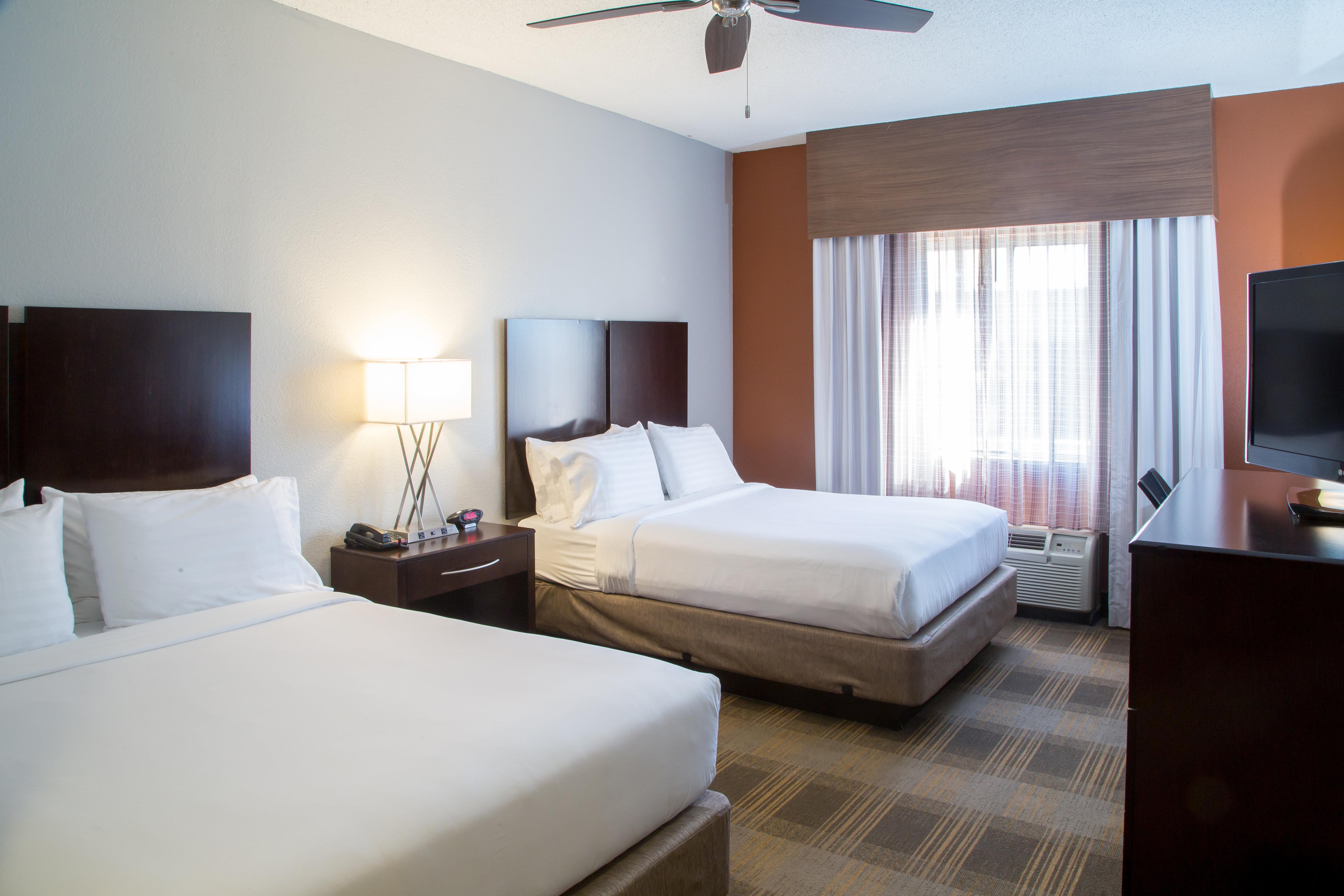 Holiday Inn Express & Suites - Oxford By Ihg Екстериор снимка