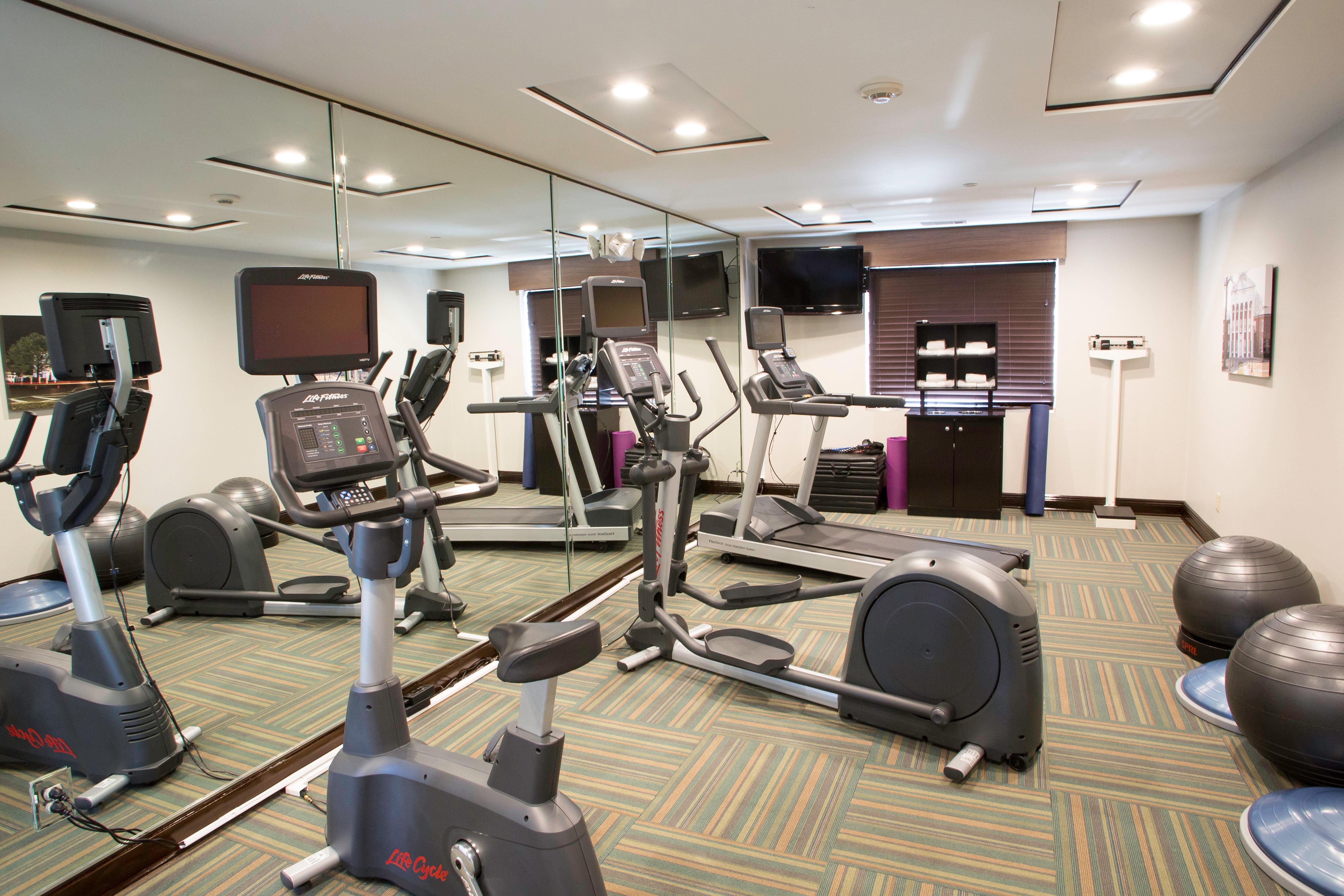Holiday Inn Express & Suites - Oxford By Ihg Екстериор снимка