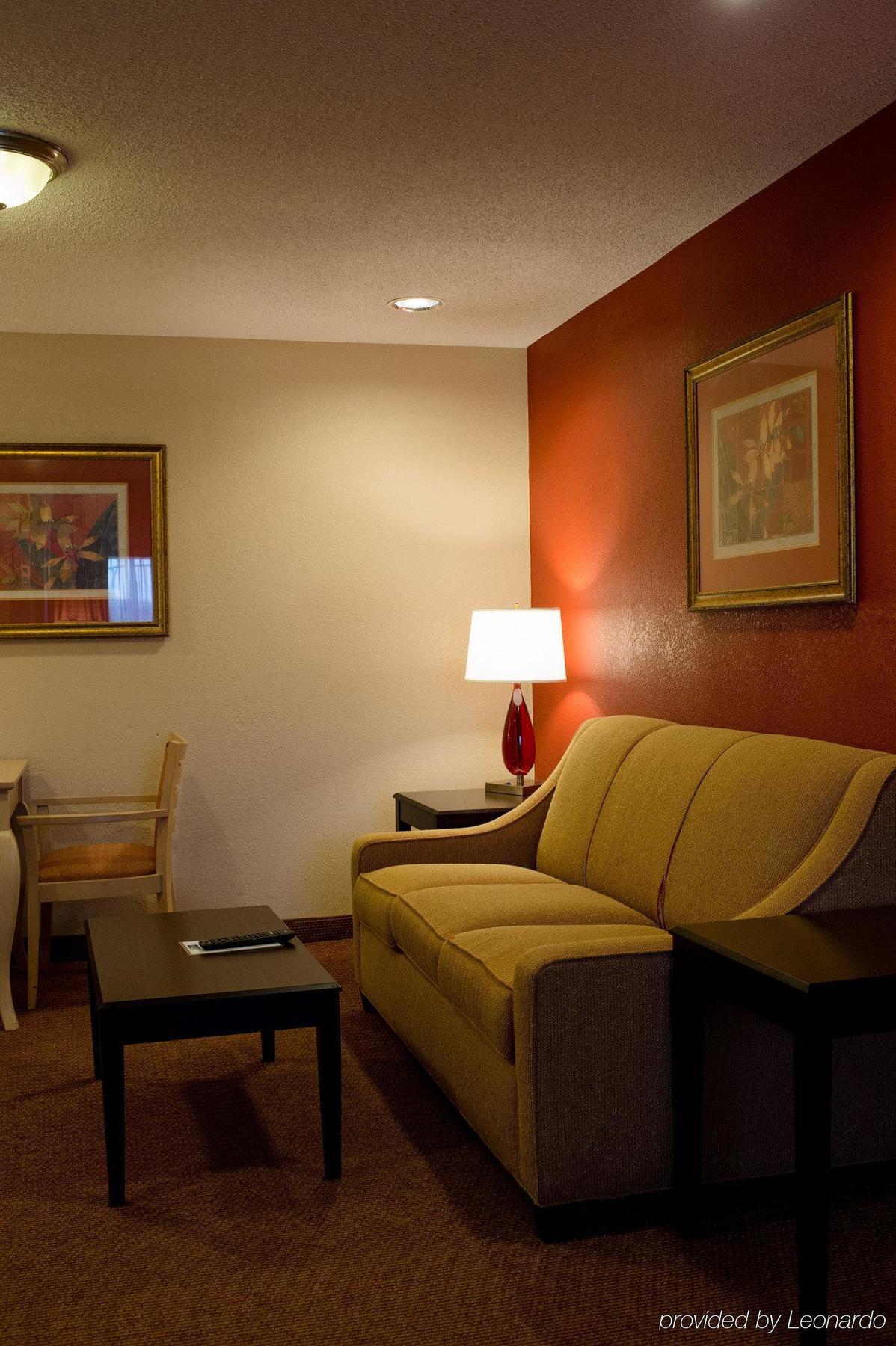 Holiday Inn Express & Suites - Oxford By Ihg Екстериор снимка