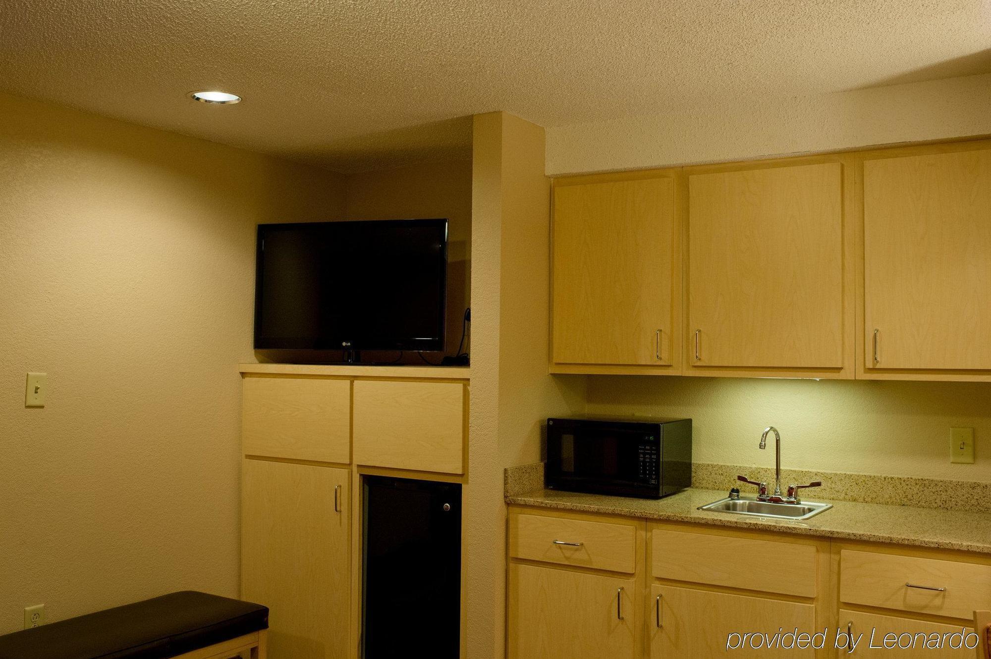 Holiday Inn Express & Suites - Oxford By Ihg Екстериор снимка