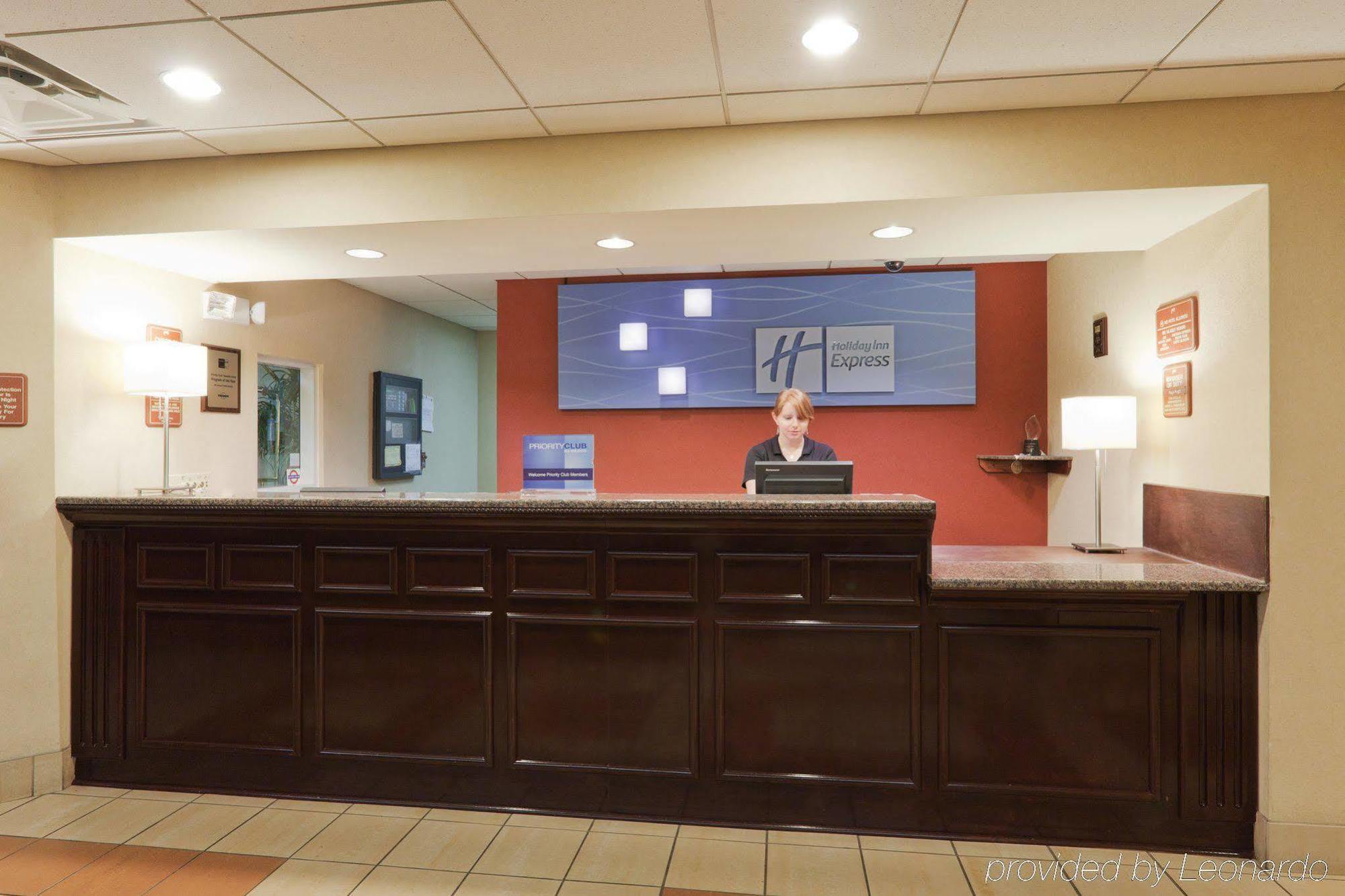 Holiday Inn Express & Suites - Oxford By Ihg Интериор снимка